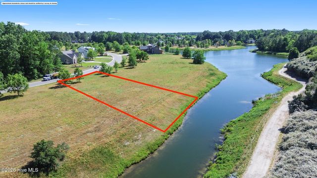 124 Sycamore Lakes Drive, Wallace, NC 28466