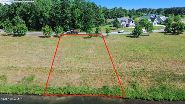 124 Sycamore Lakes Drive, Wallace, NC 28466