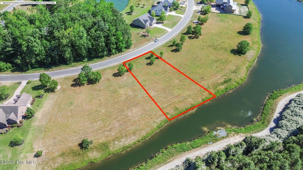 124 Sycamore Lakes Drive, Wallace, NC 28466