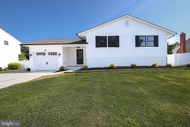 39 ERINDALE DR, Marlton, NJ 08053