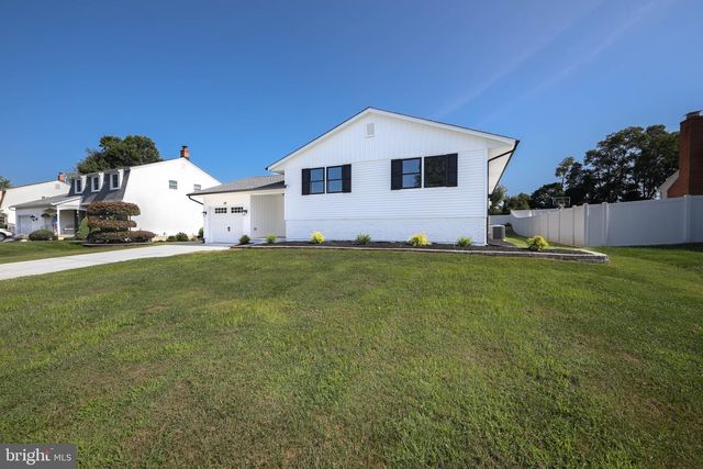 39 ERINDALE DR, Marlton, NJ 08053