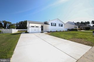 39 ERINDALE DR, Marlton, NJ 08053