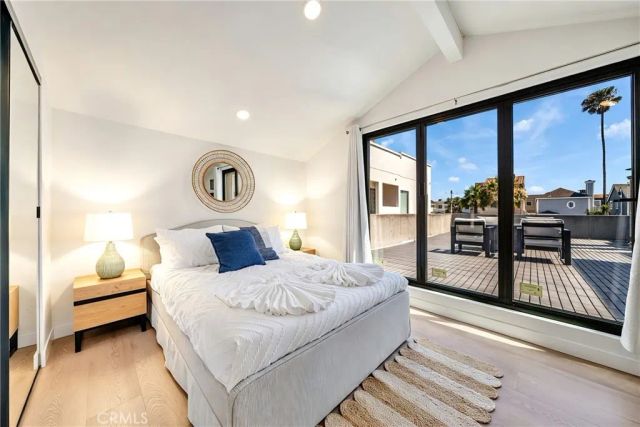 920 W Balboa, Newport Beach, CA 92661
