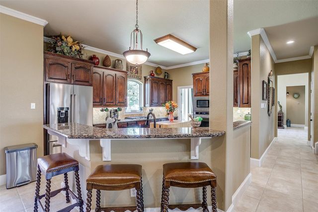 100 Palomino Court, Cresson, TX 76035