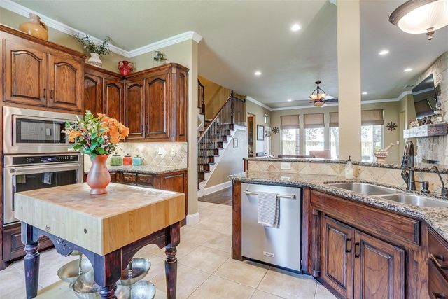 100 Palomino Court, Cresson, TX 76035