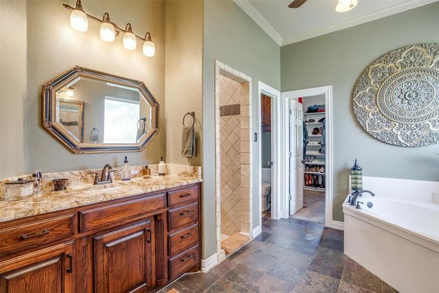 100 Palomino Court, Cresson, TX 76035