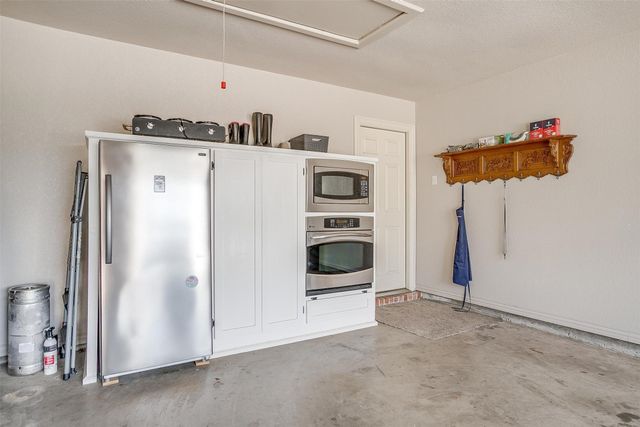100 Palomino Court, Cresson, TX 76035