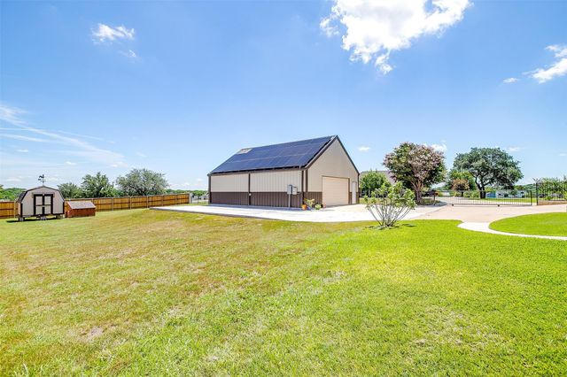 100 Palomino Court, Cresson, TX 76035
