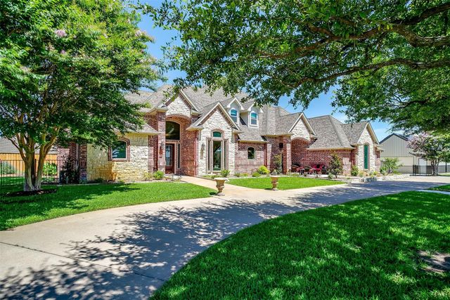 100 Palomino Court, Cresson, TX 76035