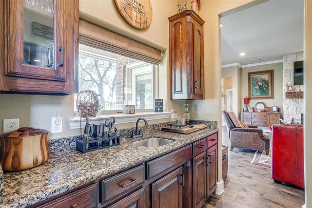 100 Palomino Court, Cresson, TX 76035