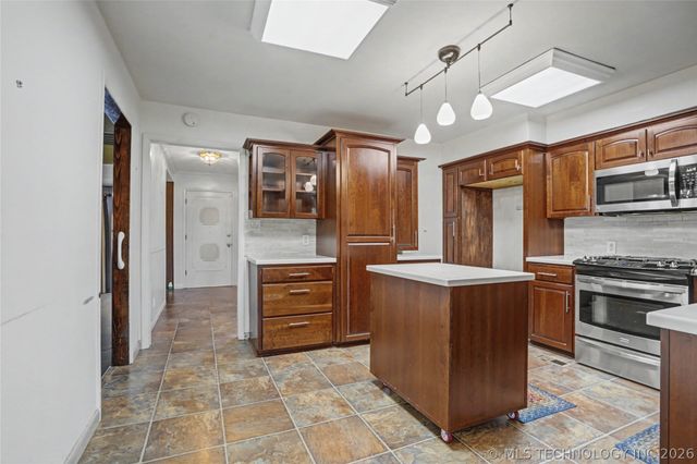 502 W 43rd Street, Sand Springs, OK 74063