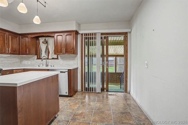 502 W 43rd Street, Sand Springs, OK 74063