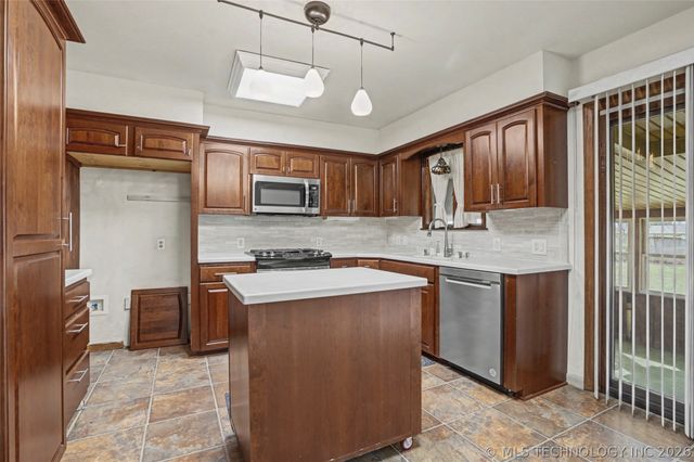 502 W 43rd Street, Sand Springs, OK 74063