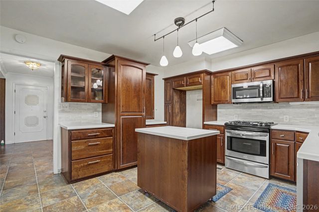 502 W 43rd Street, Sand Springs, OK 74063