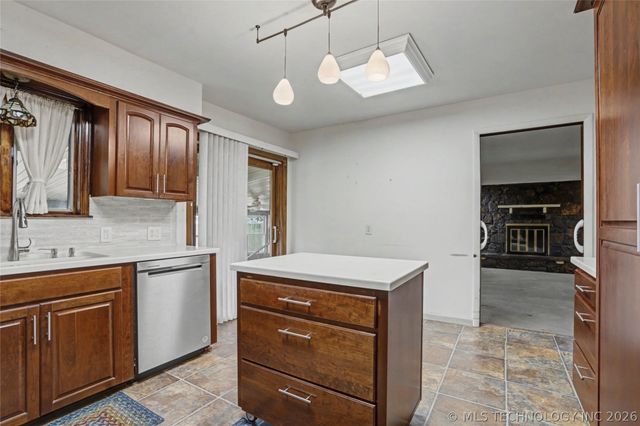 502 W 43rd Street, Sand Springs, OK 74063