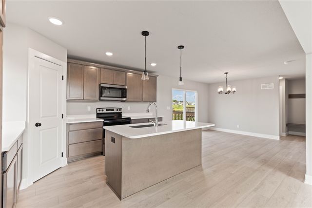 209 S Valley View Drive, Norwalk, IA 50211
