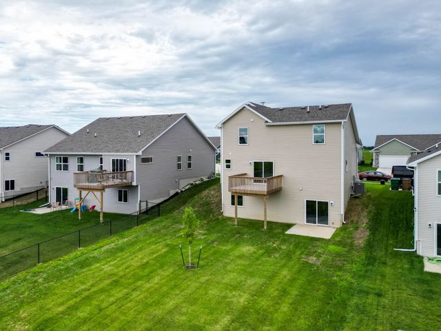 209 S Valley View Drive, Norwalk, IA 50211
