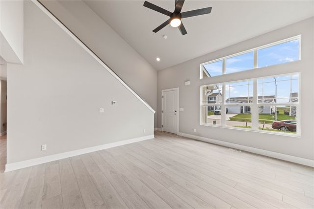 209 S Valley View Drive, Norwalk, IA 50211