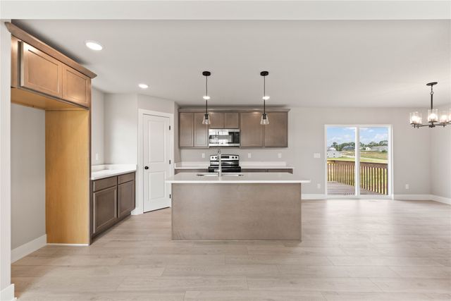 209 S Valley View Drive, Norwalk, IA 50211