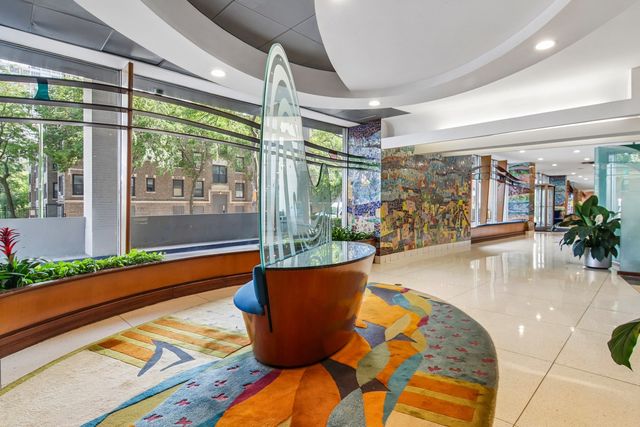 6301 N Sheridan Road 14M, Chicago, IL 60660