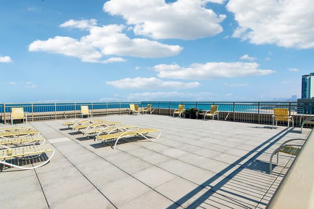6301 N Sheridan Road 14M, Chicago, IL 60660