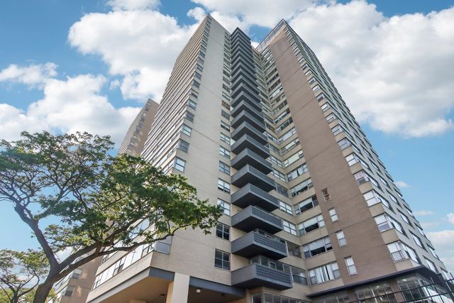 6301 N Sheridan Road 14M, Chicago, IL 60660