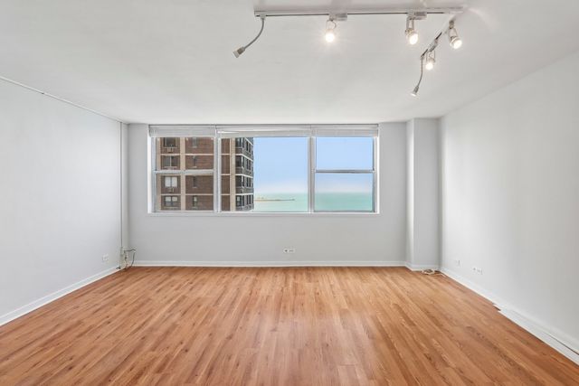 6301 N Sheridan Road 14M, Chicago, IL 60660