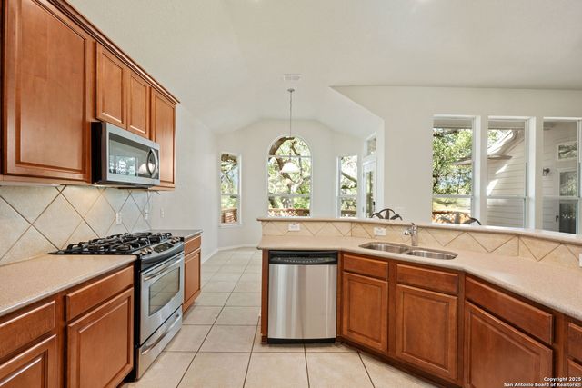 4435 James Bowie, San Antonio, TX 78253