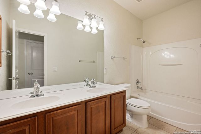4435 James Bowie, San Antonio, TX 78253