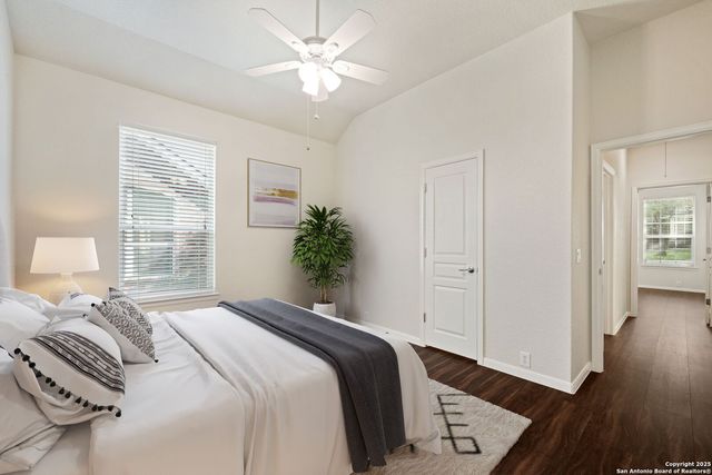 4435 James Bowie, San Antonio, TX 78253
