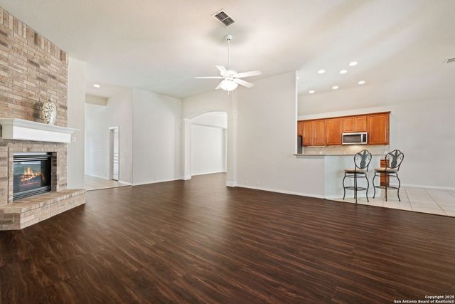 4435 James Bowie, San Antonio, TX 78253