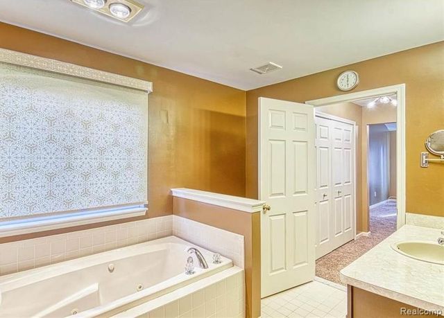 49865 CRANBERRY CREEK Drive, Macomb Township, MI 48042