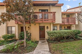 21551 Burbank 96, Woodland Hills, CA 91367