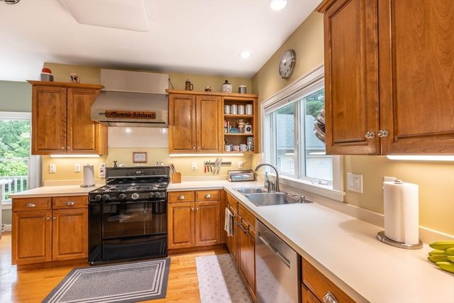 47 Hadley Street, South Hadley, MA 01075