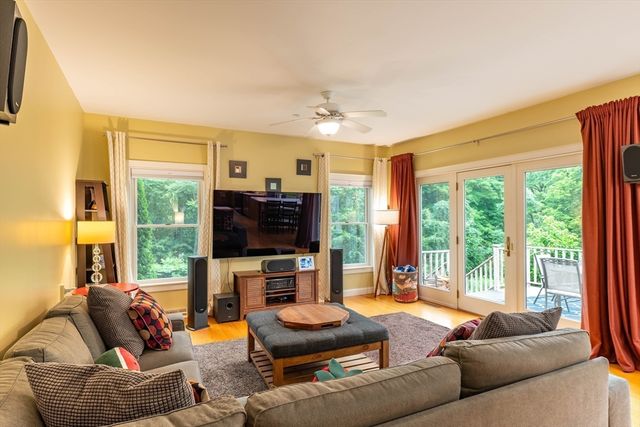 47 Hadley Street, South Hadley, MA 01075