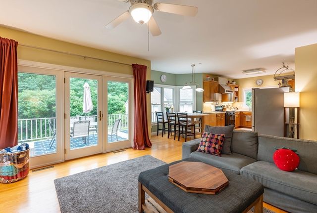 47 Hadley Street, South Hadley, MA 01075