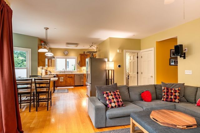 47 Hadley Street, South Hadley, MA 01075