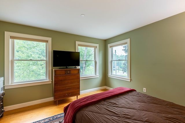 47 Hadley Street, South Hadley, MA 01075