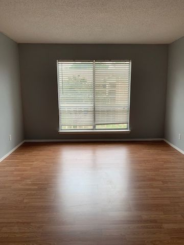 5063 Ridglea Lane 1006, Fort Worth, TX 76116
