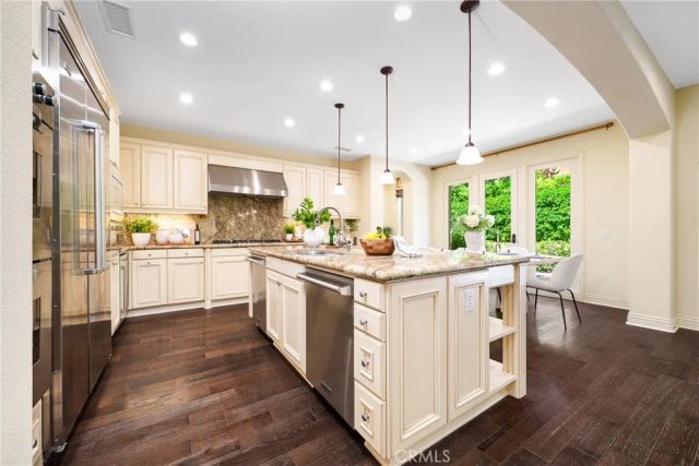 37 Triple Leaf, Irvine, CA 92620