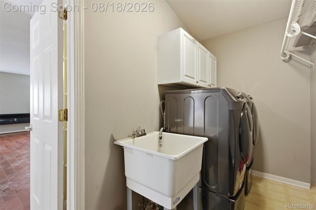8704 Hardwood Drive, Van Buren Charter Township, MI 48111