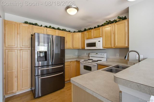 8704 Hardwood Drive, Van Buren Charter Township, MI 48111