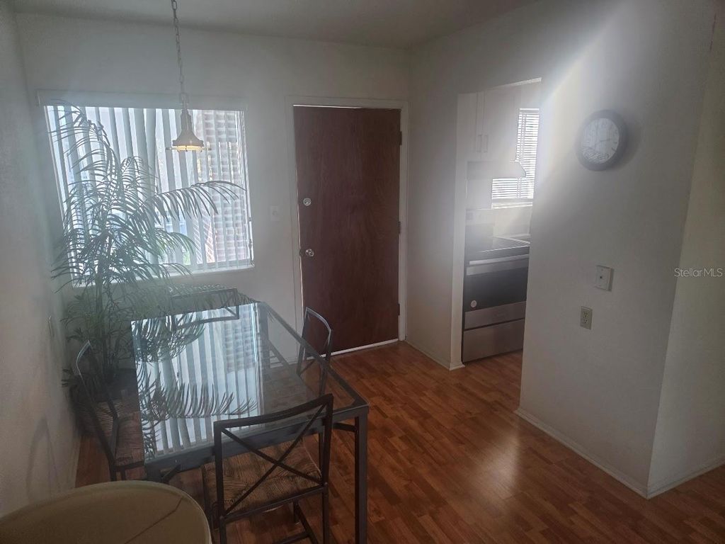 Image 8 of property listing at 5925 TODD STREET D21, Bradenton, FL 34207