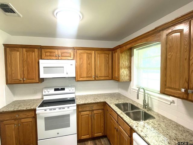 505 Red Springs Avenue, Mt Pleasant, TX 75455