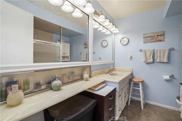 26737 Oak Crossing Road B, Newhall, CA 91321