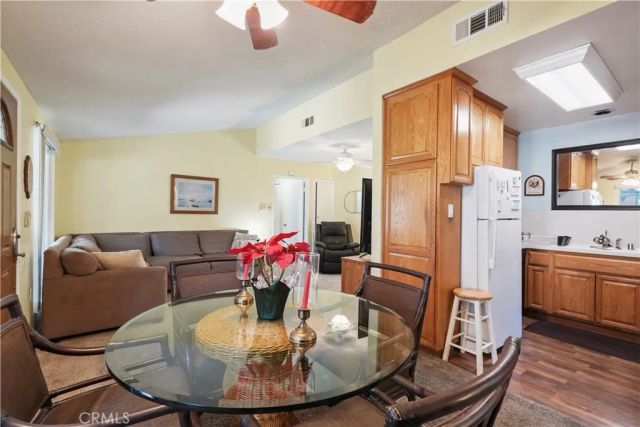 26737 Oak Crossing Road B, Newhall, CA 91321