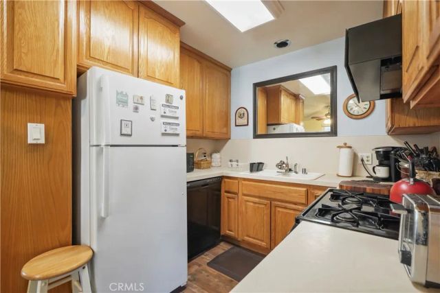 26737 Oak Crossing Road B, Newhall, CA 91321