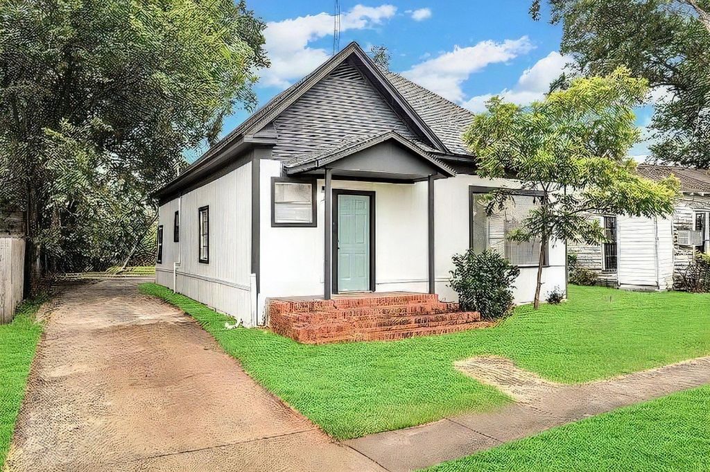 809 Martin Luther King Jr Boulevard, Corsicana, TX 75110