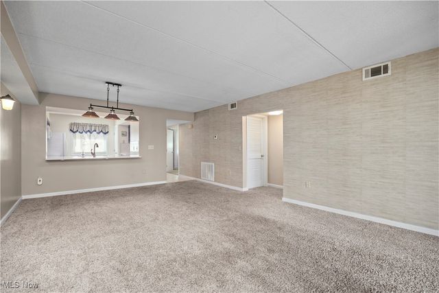 32 Marina Point Drive, Sandusky, OH 44870