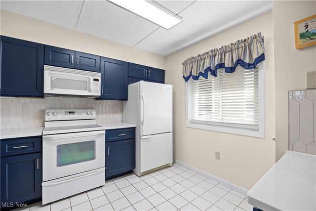 32 Marina Point Drive, Sandusky, OH 44870